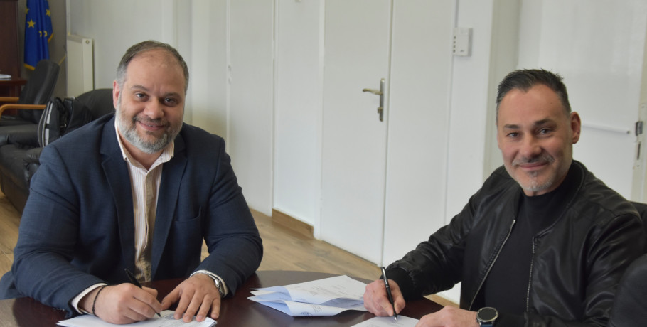 Υπογραφή σύμβασης για την προμήθεια ολοκληρωμένου συστήματος έξυπνου φωτισμού στον Δήμο Ηρωικής Πόλεως Νάουσας