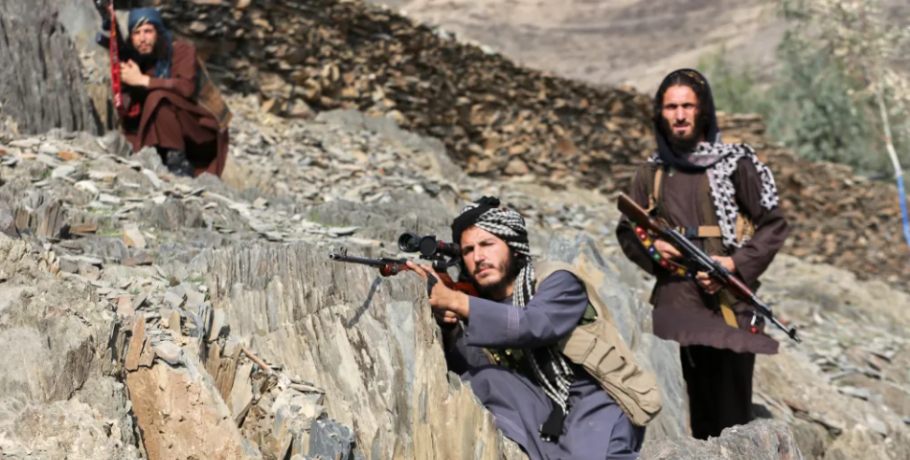 «Ανοιχτός πόλεμος» Πακιστάν - Αφγανιστάν με εκατοντάδες νεκρούς και τραυματίες