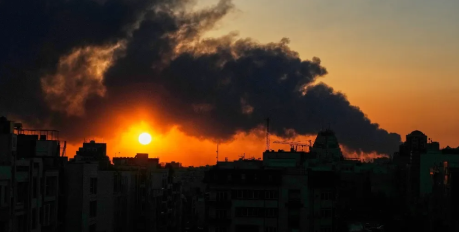 Μαίνεται ανεξέλεγκτα και διευρύνεται επικίνδυνα ο πόλεμος στη Μέση Ανατολή