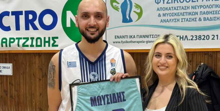 Γιαννιτσά/Ηρακλής Μωυσίδης: Άδραξε της ευκαιρίας και της έκανε πρόταση γάμου δημόσια!