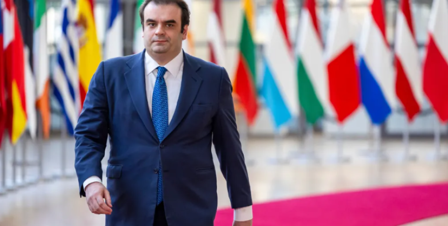 Πιερρακάκης στο Reuters: «Ανθεκτική» η ελληνική οικονομία, «καμπανάκι» για την αγορά ενέργειας