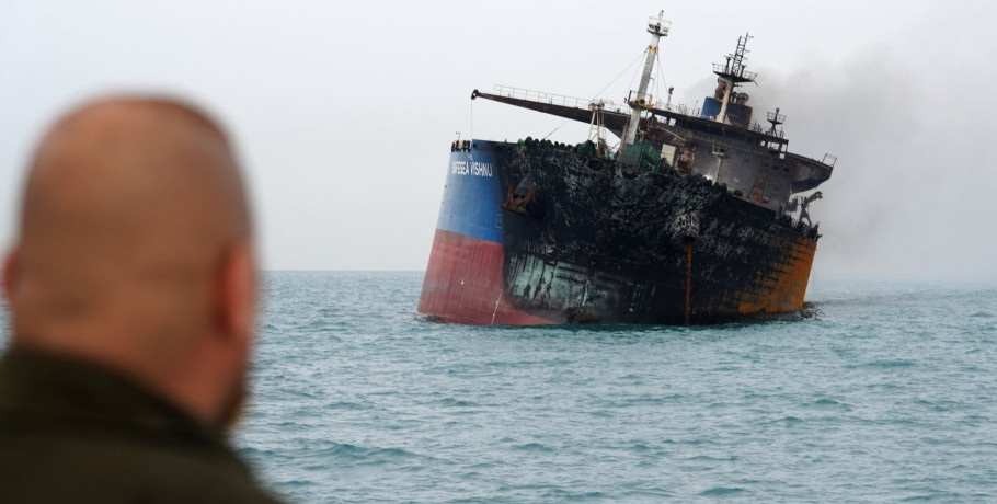 Περσικός Κόλπος: Χιλιάδες ναυτικοί εγκλωβισμένοι σε πλοία εν μέσω επιθέσεων – «Δεν υπάρχει πουθενά να κρυφτείς»