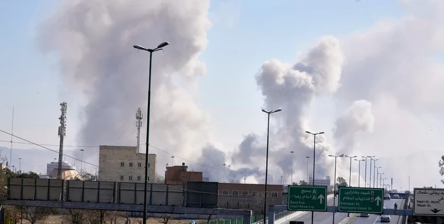 «Ο διάβολος είναι νεκρός» – Ποιος είναι ο Ασαντολάχ Μπαντφάρ που φέρεται να σκοτώθηκε στο Ιράν