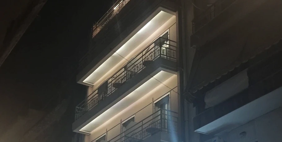 Τραγωδία στα Εξάρχεια: Νεκρός 15χρονος Γάλλος μαθητής που έπεσε από τον τρίτο όροφο ξενοδοχείου