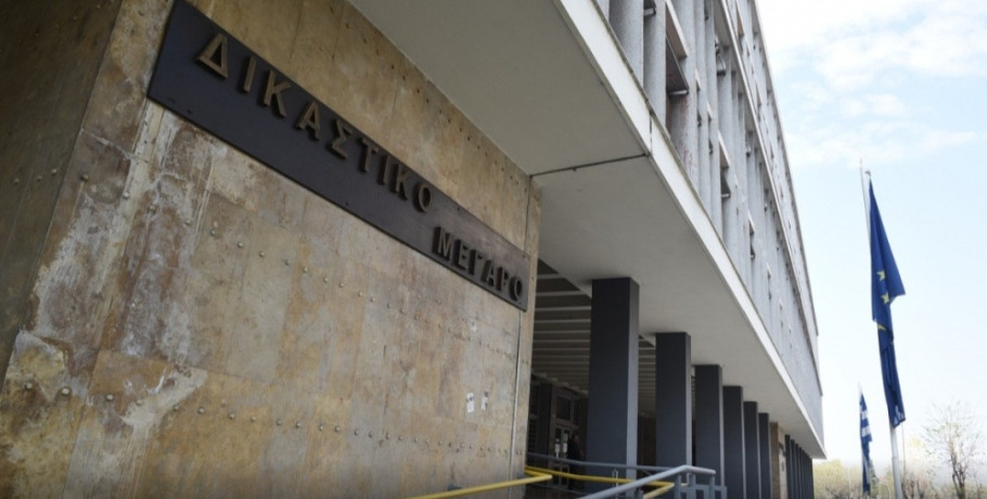 Αποκαλυπτική η έκθεση του Ιατροδικαστή: “τουλάχιστον 30 χτυπήματα με αιχμηρά αντικείμενα (μαχαίρι, σφυρί, γκλομπ) και φέρει πολλαπλά τραύματα σε όλο το σώμα του”.