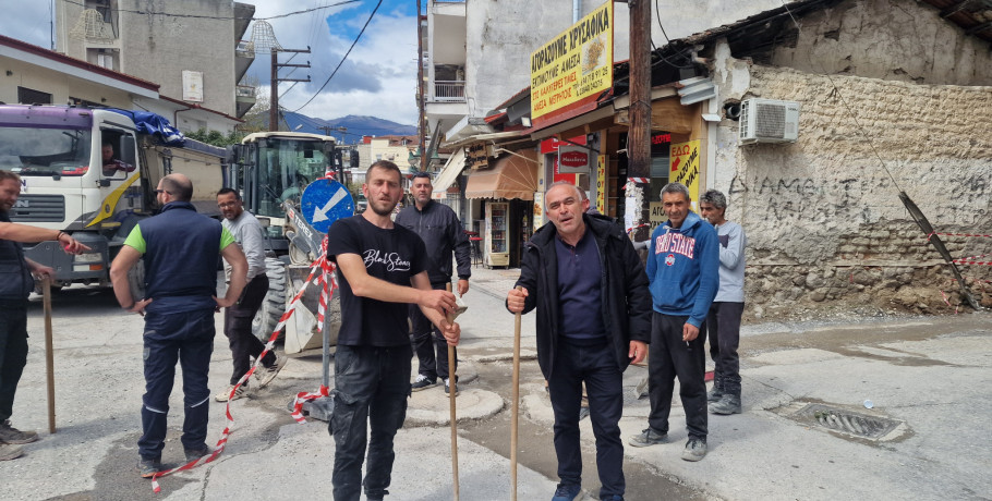 Ξεκίνησαν οι εργασίες αποκατάστασης της ασφαλτόστρωσης στην Αριδαία για το έργο ύδρευσης