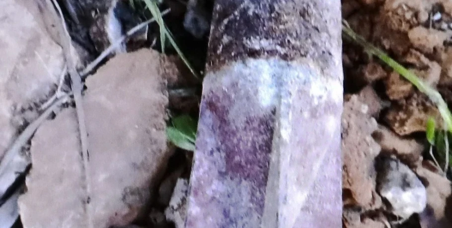 Οβίδα του Β’ Παγκοσμίου Πολέμου στην Πεύκη: Τα παιδιά που την εντόπισαν, την κλότσησαν και τη μετέφεραν με τα χέρια τους