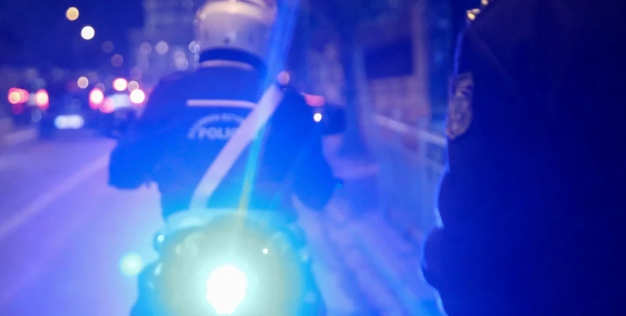 Άνδρας στο Περιστέρι έβγαλε όπλο μπροστά σε ανήλικα και άρχισε να πυροβολεί στον αέρα