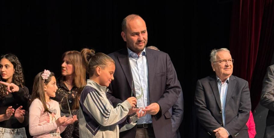 Ο Λάκης Βασιλειάδης δίπλα στη νέα γενιά και τον αθλητισμό