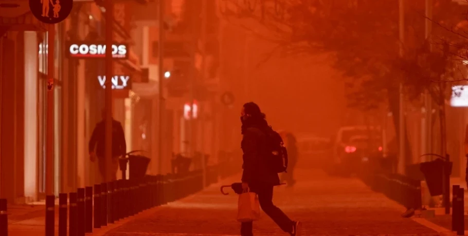 «Πνίγηκε» η Κρήτη στην αφρικανική σκόνη: Ιστορικό ρεκόρ ρύπανσης