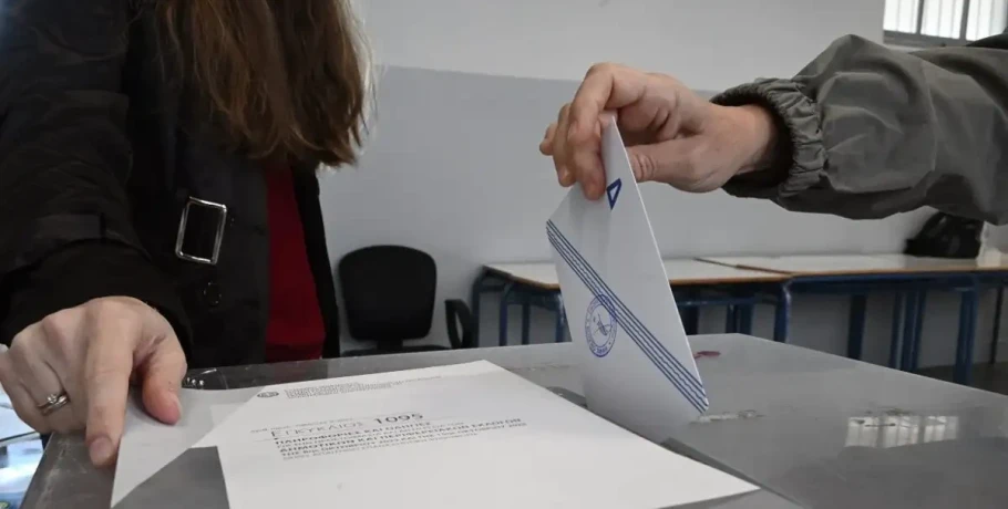 Δημοσκόπηση Pulse: Στο 16,5% η διαφορά ΝΔ και ΠΑΣΟΚ – Χαμηλές πτήσεις για τα κόμματα Καρυστιανού, Τσίπρα και Σαμαρά