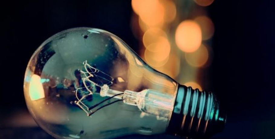 Ρεύμα: Πώς επηρεάζει ο πόλεμος τις τιμές -Οι επιπτώσεις σε πράσινα και μπλε τιμολόγια, που θα υπάρχουν αυξήσεις