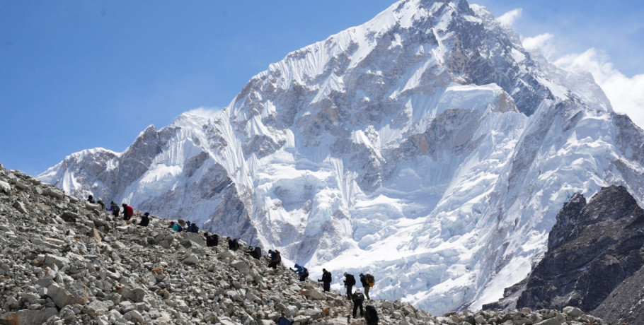 Σκάνδαλο στο Έβερεστ: Απάτη «μαμούθ» με στημένες διασώσεις ελικοπτέρων