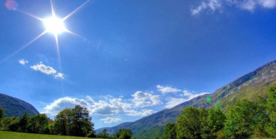 Καιρός: Άνοδος της θερμοκρασίας και ηλιοφάνεια για σήμερα - Πότε «έρχεται» η κακοκαιρία