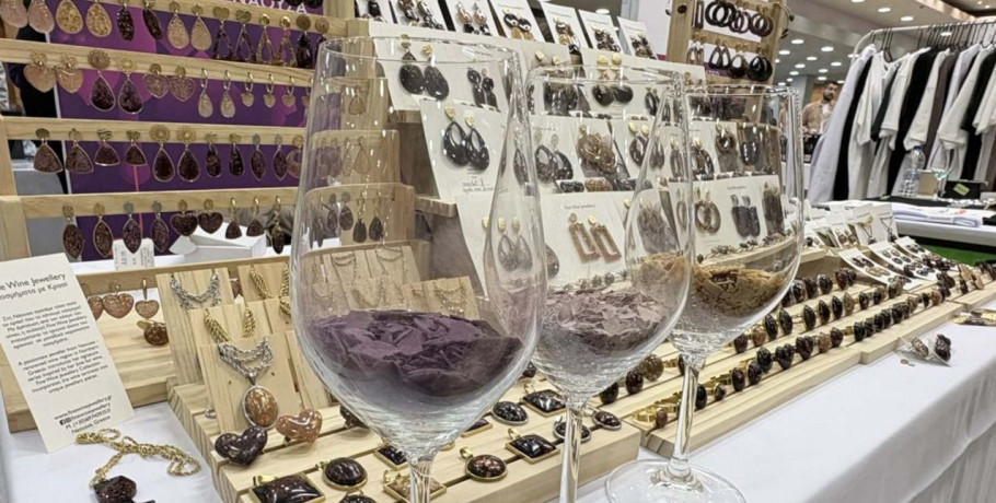 Κοσμήματα από κρασί: Μπορντοκόκκινα από Ξινόμαυρο, μελιά από Ασύρτικο