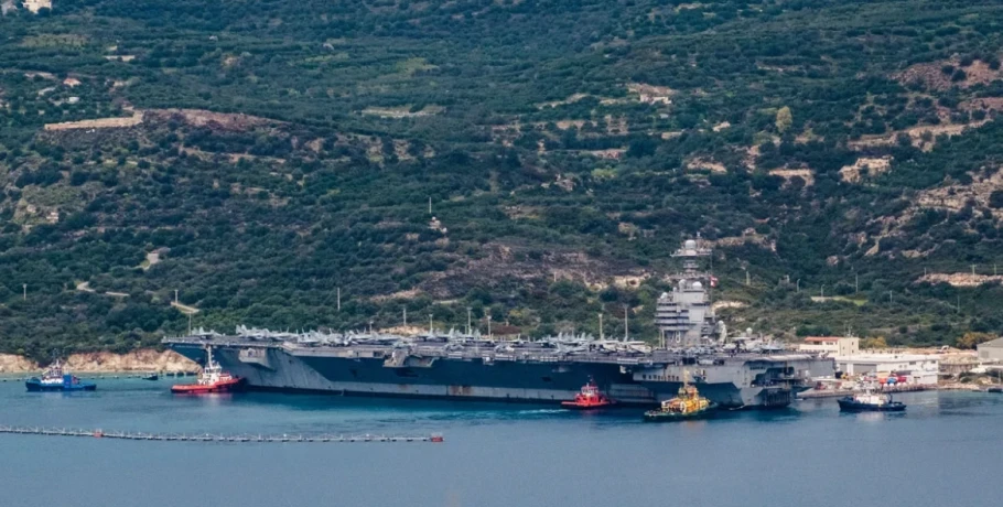 Γιατί έφυγε από τη Σούδα και πλέει προς Κροατία το αεροπλανοφόρο Gerald R. Ford, η φωτιά και οι απίθανες θεωρίες συνωμοσίας