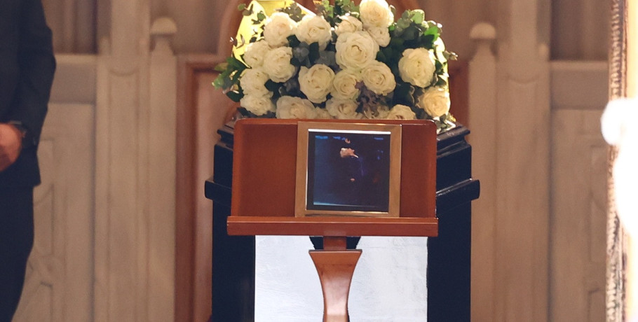 Η Ελλάδα αποχαιρετά την ανεπανάληπτη Μαρινέλλα: Πλήθος κόσμου στο λαϊκό προσκύνημα