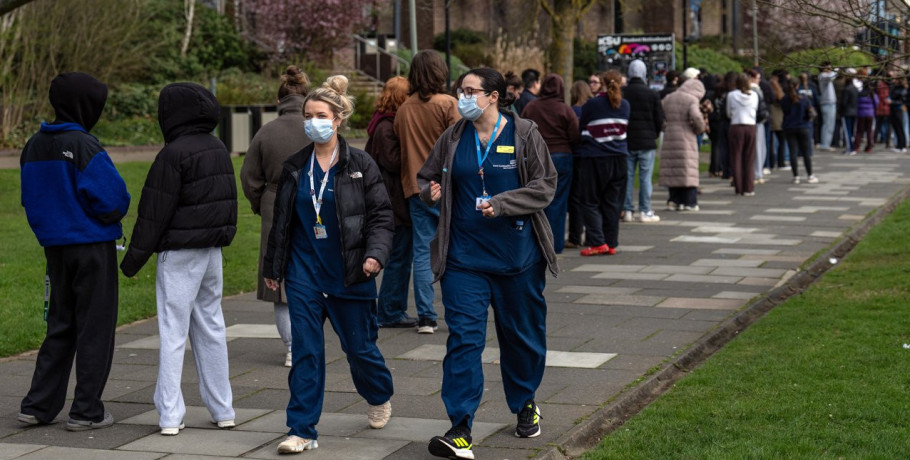 Βρετανία: Φόβοι για «δεύτερο κύμα» μηνιγγίτιδας ενόψει της επιστροφής των φοιτητών στα σπίτια τους το Πάσχα -Κρούσμα και σε μωρό