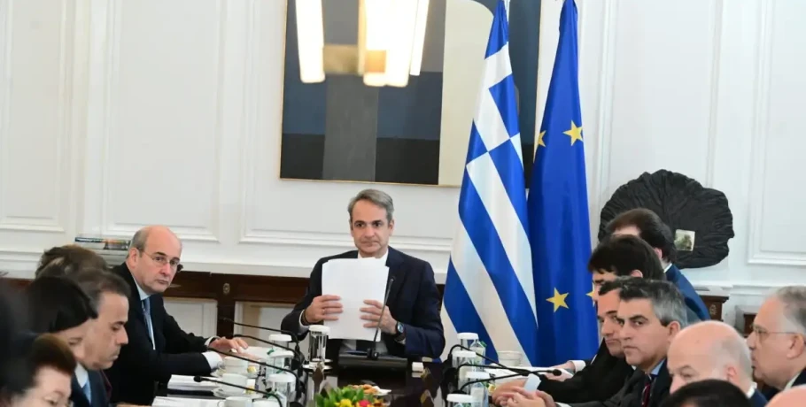 Θέμα ωρών ο ανασχηματισμός: Με καρατομήσεις υπουργών και διαγραφές βουλευτών απαντά η ΝΔ στις νέες αποκαλύψεις για ΟΠΕΚΕΠΕ