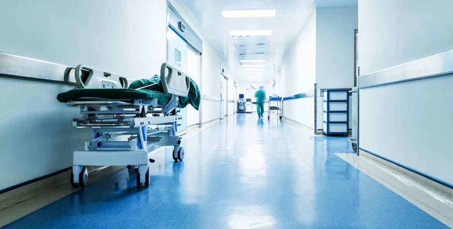 «Οι γιατροί έδωσαν μεγάλη μάχη στο χειρουργείο» – Νέα στοιχεία για την 40χρονη που πιάστηκαν τα μαλλιά της σε μηχάνημα εργοστασίου