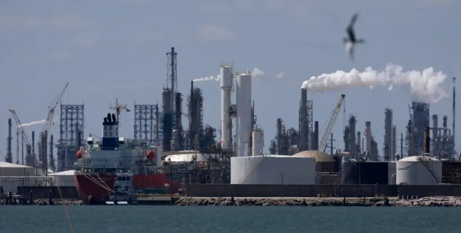 Νέο άλμα κάνει το πετρέλαιο, στα 110 δολάρια το Brent και διψήφια άνοδος για το αμερικανικό WTI