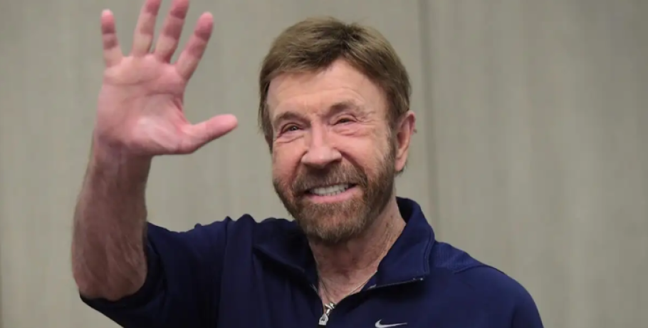 Ο Τσακ Νόρις εσπευσμένα στο νοσοκομείο