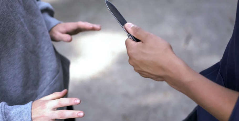 Βόλος: 18χρονος έπεσε θύμα βίας από τον πατριό του – Τσακώθηκαν και τον μαχαίρωσε στον καρπό