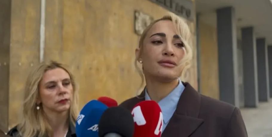 Δίκη για το revenge porn της Ιωάννας Τούνη: Αντιδράσεις για την προβολή 8 φορές του βίντεο στο δικαστήριο