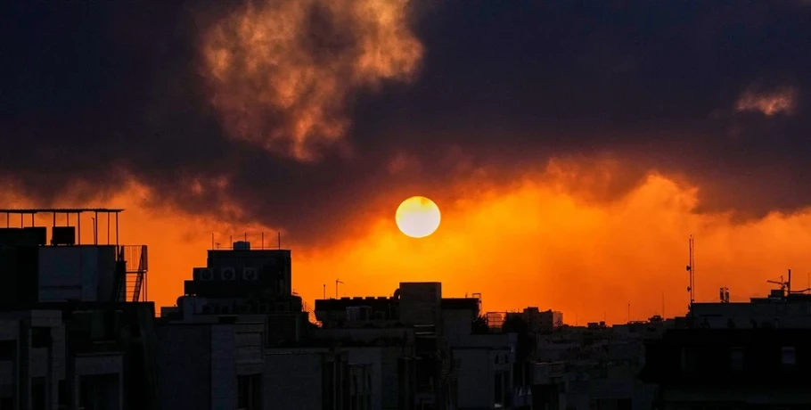 Μαίνεται ο πόλεμος στη Μέση Ανατολή: Το Ισραήλ βομβαρδίζει την Τεχεράνη, επιδρομή drones του Ιράν στο αεροδρόμιο του Κουβέιτ