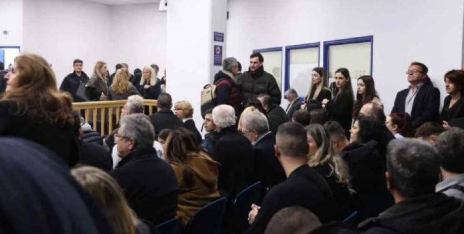 Τέμπη: «Το κράτος επιχειρεί δίκη κεκλεισμένων θυρών» - Ανακοίνωση συγγενών θυμάτων