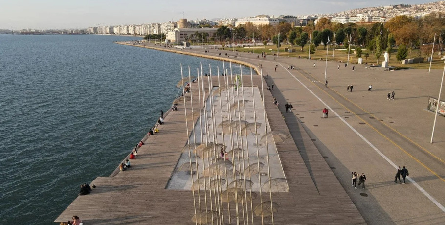 Θεσσαλονίκη: 48χρονος έγινε ο φόβος και τρόμος στη νέα παραλία – Χτύπησε και λήστεψε τρεις γυναίκες μέσα σε τρεις μέρες