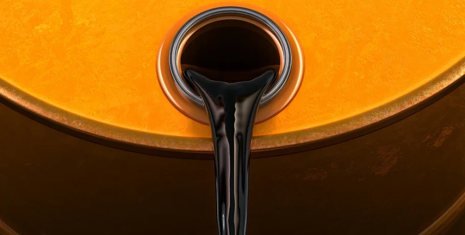 Σενάρια μείωσης του Ειδικού Φόρου Κατανάλωσης και νέα μέτρα στήριξης μετά το άλμα στις τιμές πετρελαίου διεθνώς