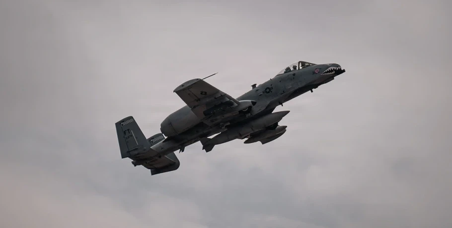 «Δεν ξέρω πως θα αντιδράσω αν πάθει κακό ο πιλότος του F-15», λέει ο Τραμπ - Πυρκαγιά σε βιομηχανική ζώνη και ζημίες στο Ισραήλ από ιρανική πυραυλική επίθεση