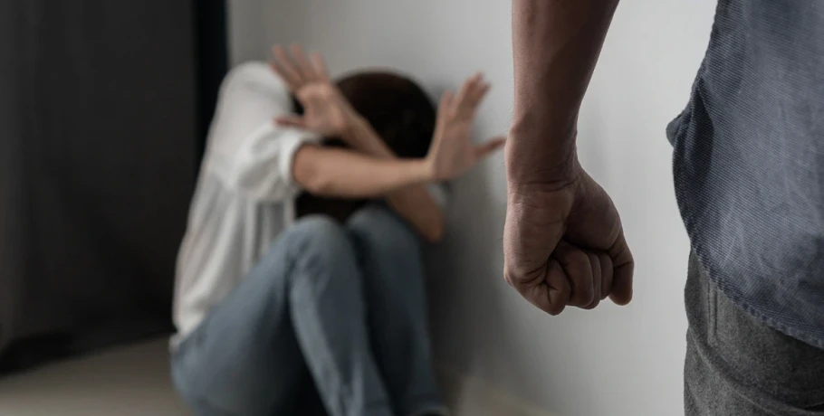 Βέροια: Ομολόγησε ο 20χρονος τον άγριο ξυλοδαρμό της 24χρονης που νοσηλεύεται σε ΜΕΘ