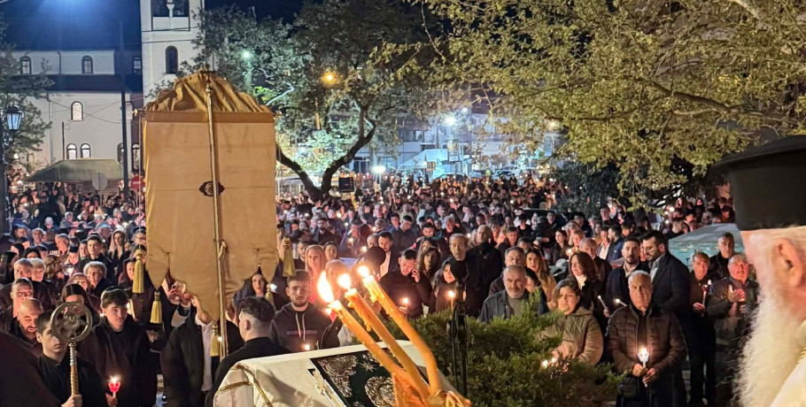 Λαμπρή Ανάσταση στην Αριδαία με πλήθος κόσμου και εντυπωσιακά βεγγαλικά