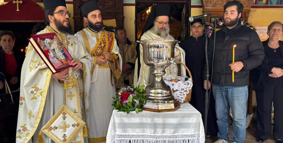 Θεία Λειτουργία στην εορτάζουσα Εκκλησία της Ζωοδόχου Πηγής στη Νέα Ζωή