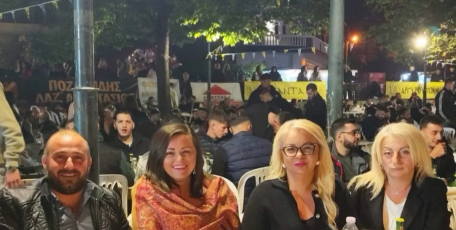 Γιαννιτσά: Η Αναστασία Δαρδανελιώτη διασκέδασε με την ψυχή της στην Πλατεία Νέας Τραπεζούντας