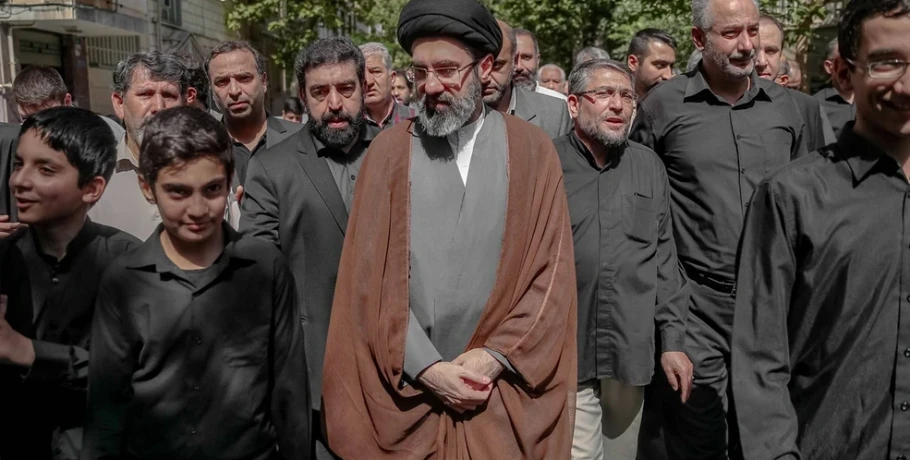 The Times: Ο ανώτατος ηγέτης του Ιράν, Μοτζταμπά Χαμενεΐ, «είναι σε κώμα και νοσηλεύεται στην Κομ»