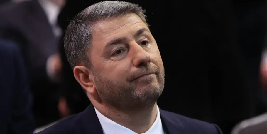 Με εκλογές απαντά το ΠΑΣΟΚ στο μήνυμα Μητσοτάκη: «Μουσικές καρέκλες» το ασυμβίβαστο υπουργού και βουλευτή