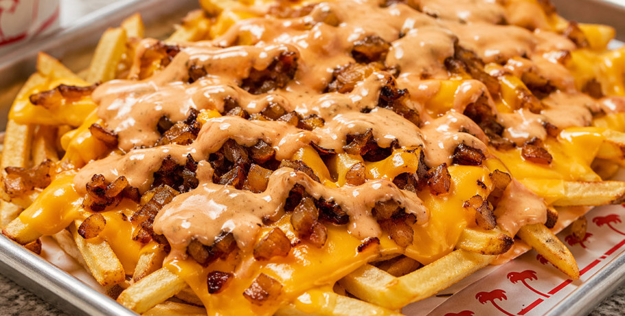 Τι είναι οι animal style πατάτες και πώς θα τις φτιάξετε στο σπίτι