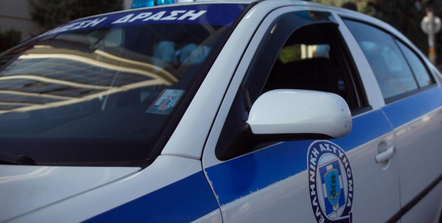 Χειροπέδες σε γιατρό στην Ομόνοια -Εντοπίστηκε να διακινεί συνταγές ναρκωτικών χαπιών