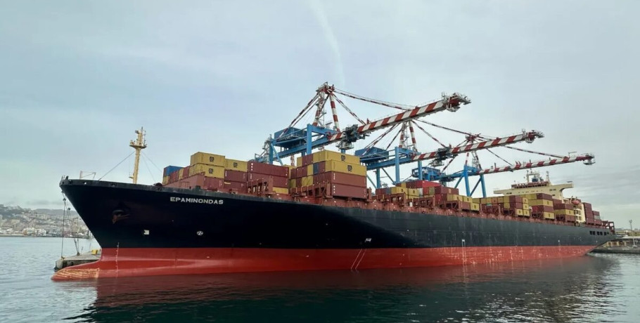 Οι Φρουροί της Επανάστασης χτύπησαν το πλοίο ελληνικών συμφερόντων «Epaminondas» στο Ομάν: Πώς έγινε η επίθεση από κανονιοφόρο