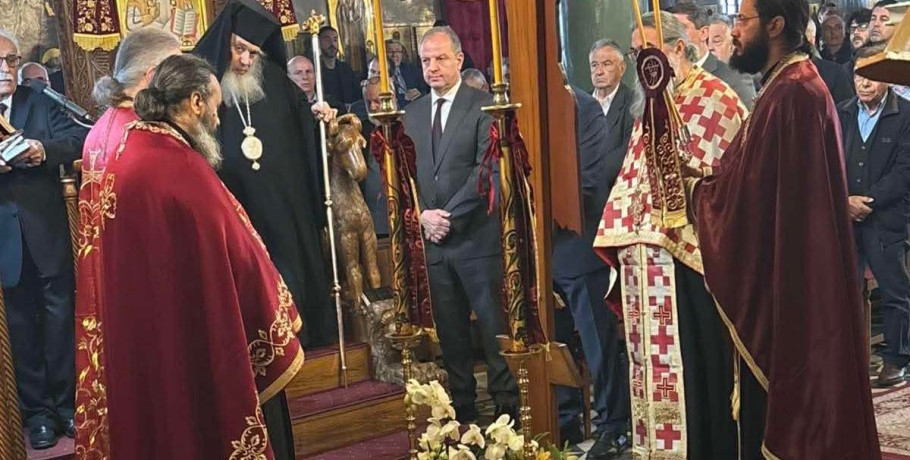 Μεγάλη Παρασκευή: Η κορύφωση του Θείου Δράματος – Παρών ο Διονύσης Σταμενίτης στη Μητρόπολη Γιαννιτσών