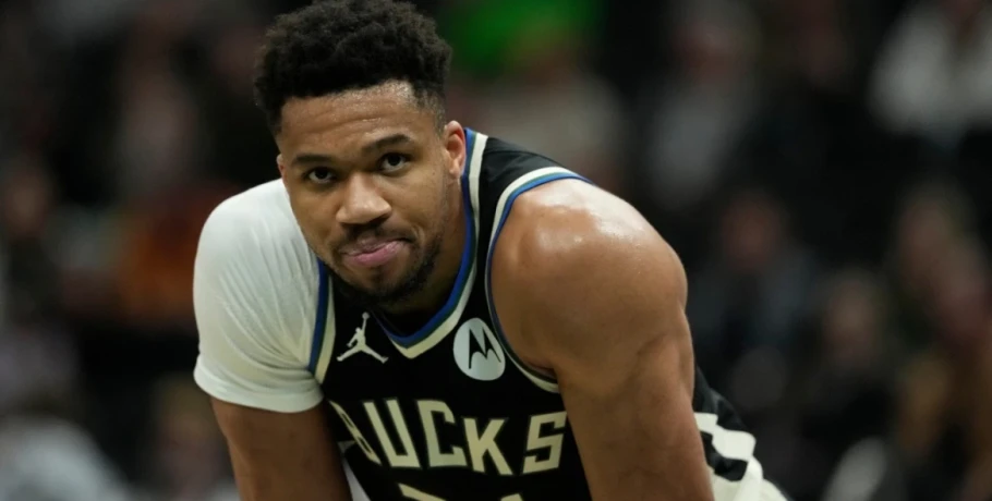 Τι τρέχει με τον Αντετοκούνμπο και τους Μπακς: Το συμβόλαιο, ο τραυματισμός και το μέλλον του Έλληνα σταρ στο NBA