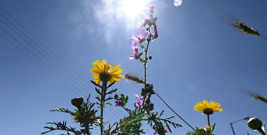 Αίθριος ο καιρός τη Μεγάλη Δευτέρα – Με ομπρέλες θα κάνουν Πάσχα αρκετές περιοχές της χώρας