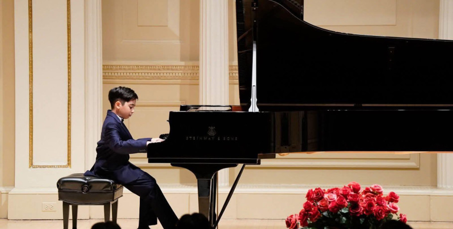 Εντυπωσίασε το κοινό της Κρήτης ο 10χρονος πιανίστας Εμμανουήλ Κουτσάκης μέλος της ΣΟΝΕ