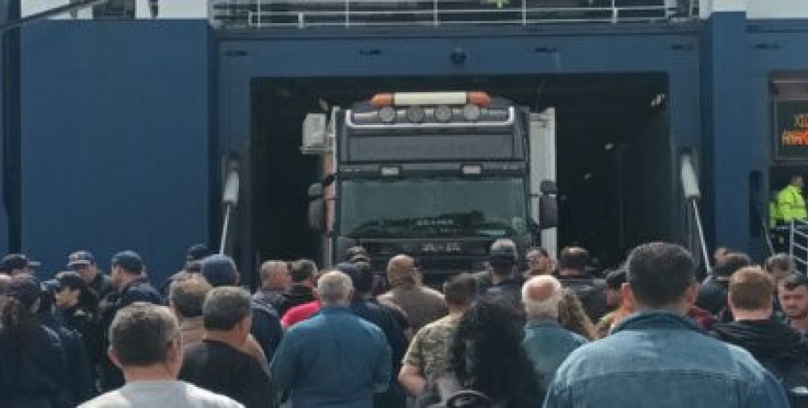 Συνεχίζονται οι κινητοποιήσεις των κτηνοτρόφων της Λέσβου – συλλαλητήριο σήμερα στις 11.00 με κλειστά καταστήματα σε συμπαράσταση