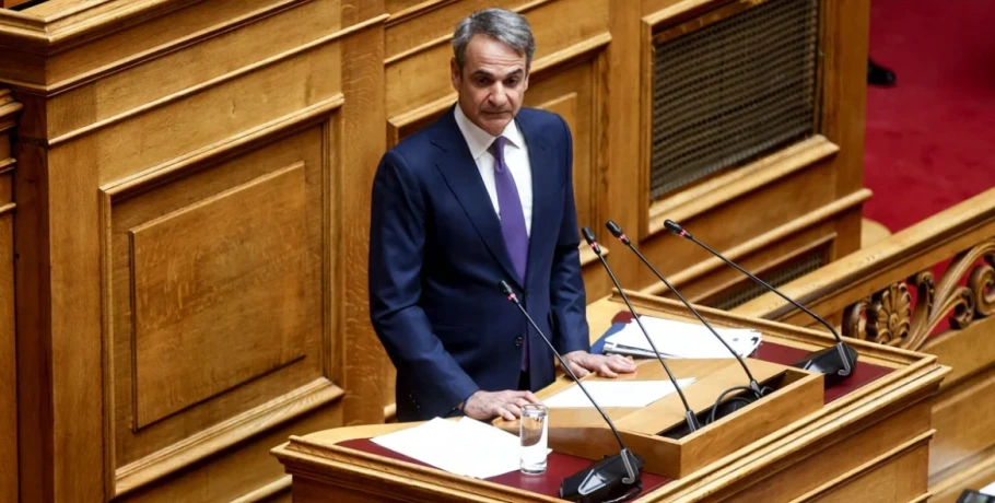 Η ρελάνς Μητσοτάκη στη Βουλή, τα θεσμικά ανοίγματα μέσω Συντάγματος και το ραντεβού με τους βουλευτές της ΝΔ στις 30 Απριλίου