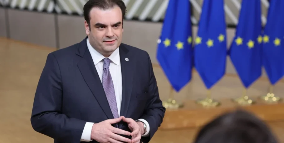 Το υπερπλεόνασμα ανοίγει παράθυρο για νέα μέτρα στήριξης, οι δύο παράγοντες που θα κρίνουν το τελικό πακέτο