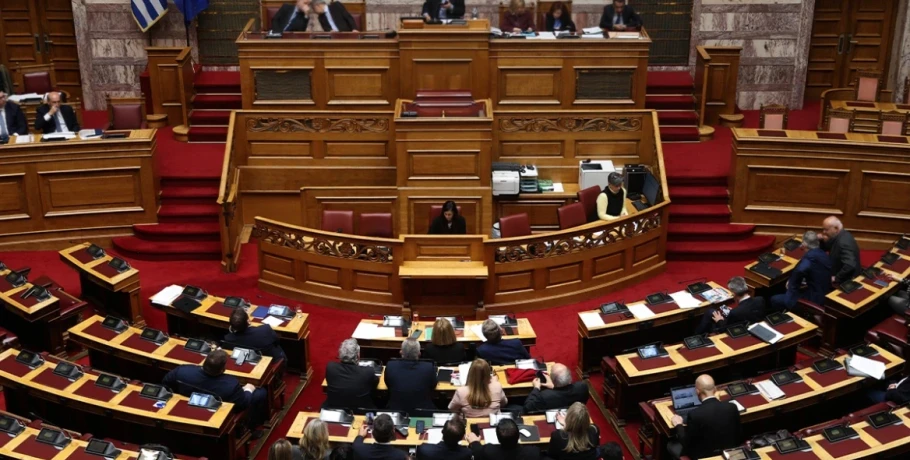 Τι σημαίνει η πρόταση Μητσοτάκη για ασυμβίβαστο υπουργού και βουλευτή, στο τραπέζι και η μείωση βουλευτών, λέει ο Μαρινάκης